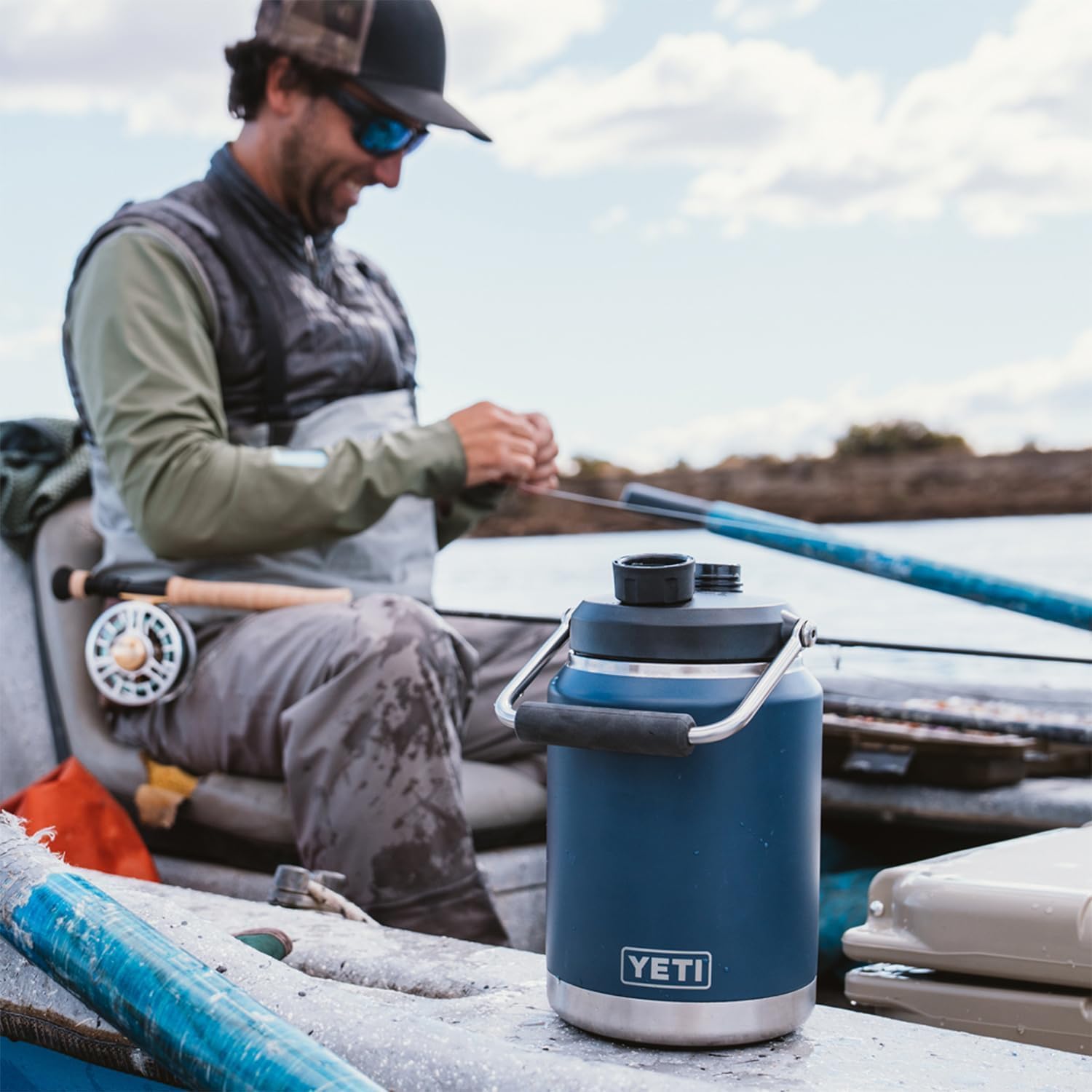 YETI Rambler Half Gallon Jug 2.0, Vacuum Insulated, Leakproof, Stainless Steel with MagCap, Venom